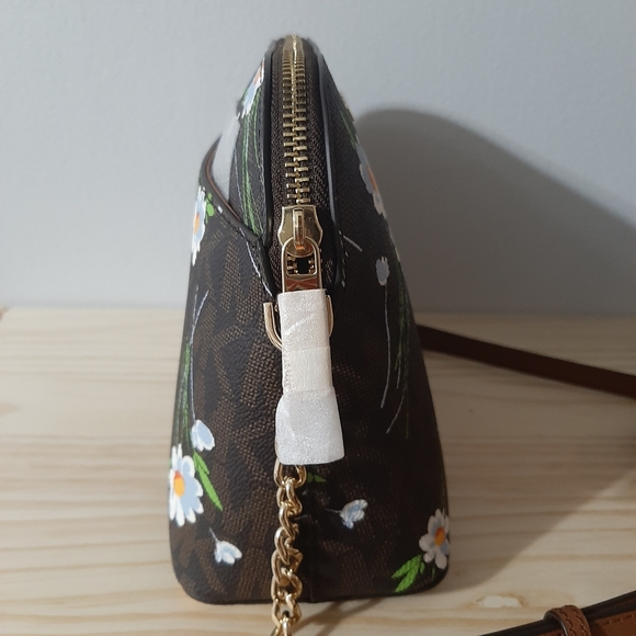 Nwt MK Cindy crossbody - Picture 3 of 7